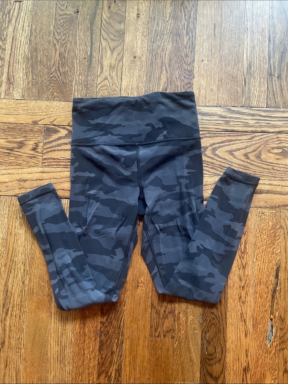 Athleta Women’s High-Waist Camo Leggings - Black/Grey